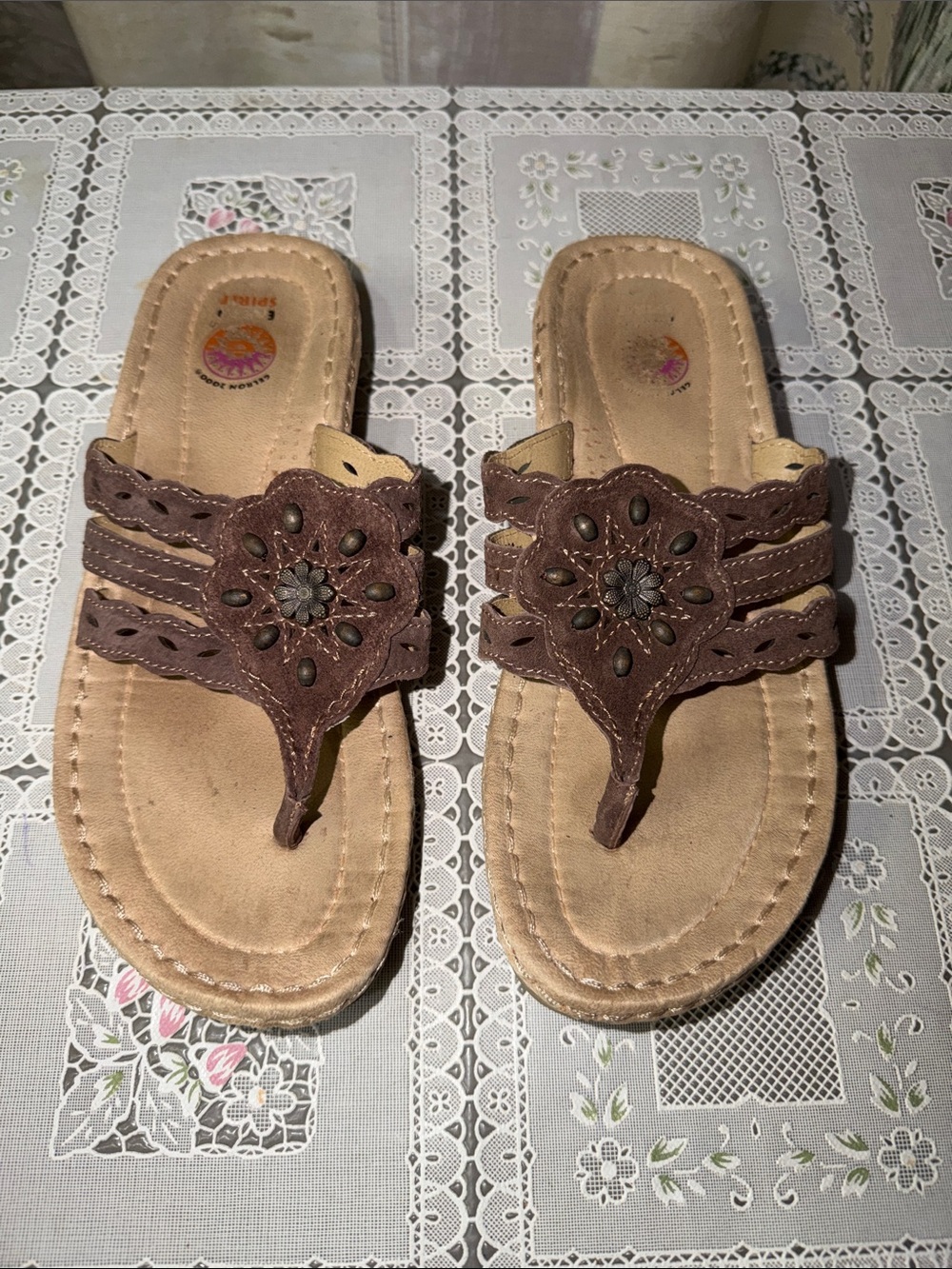 Earth Spirit Brown Floral-Accent Thong Sandals